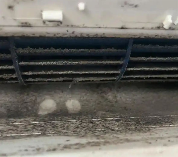 宜宾空调吹的风有股烧焦味是怎么回事